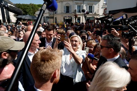 Mixed Reception as Le Pen Kicks Off Presidential Bid Following Guilty Verdict