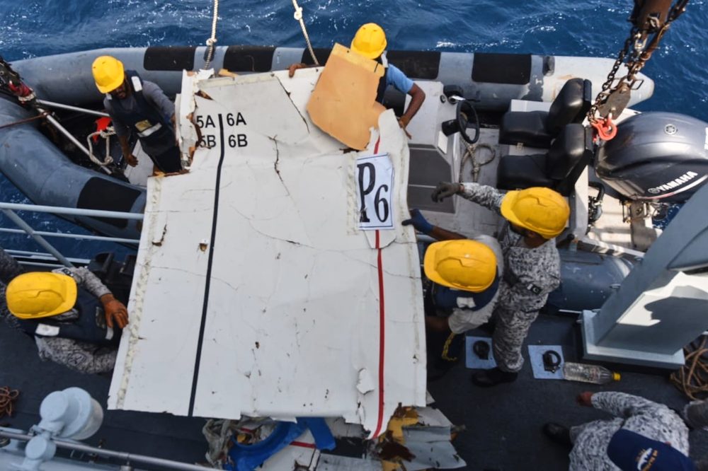 Wreckage Found Off Pakistan Coast; Search Underway for 5 Missing Crew