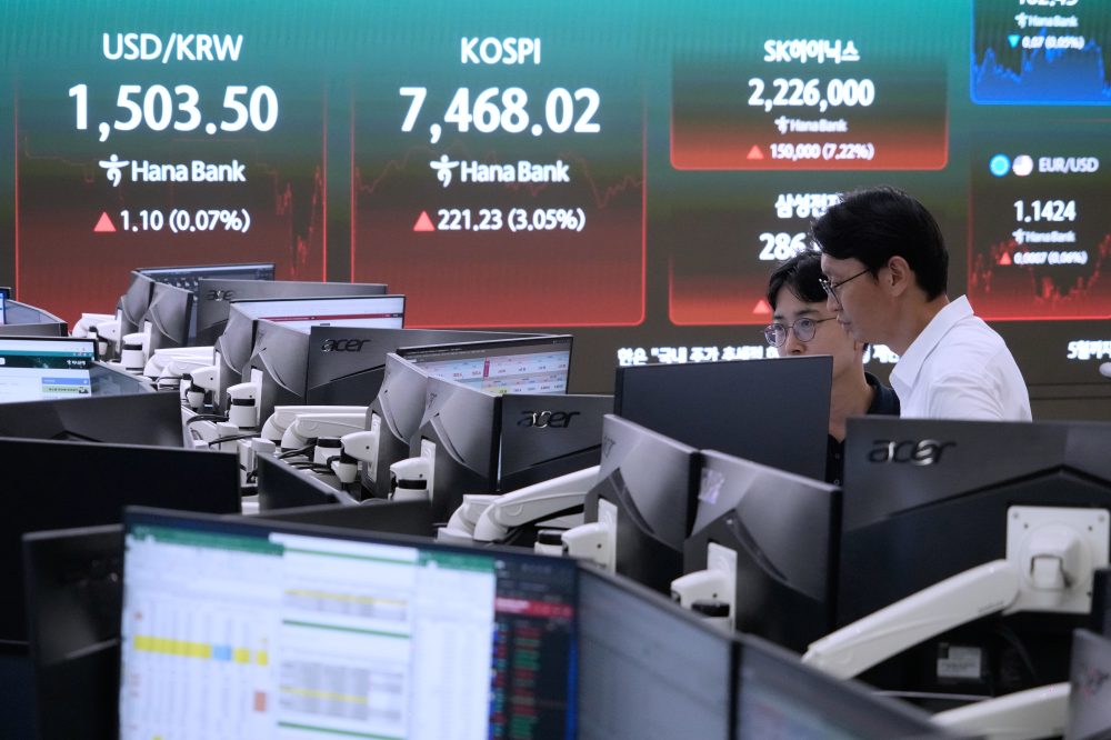 Middle East Conflict Escalates: Iran and US Trade Fresh Strikes, Rattling Markets