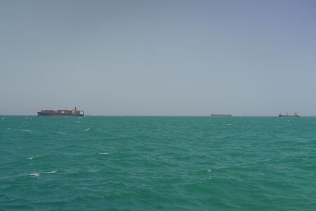 Oil Tanker Traffic Through Strait of Hormuz Grinds to Near Halt Amid Escalating Attacks
