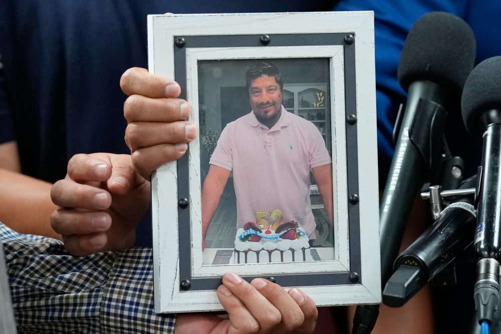 Mexico Seeks Criminal Charges After 17 Mexicans Die in ICE Custody or Operations