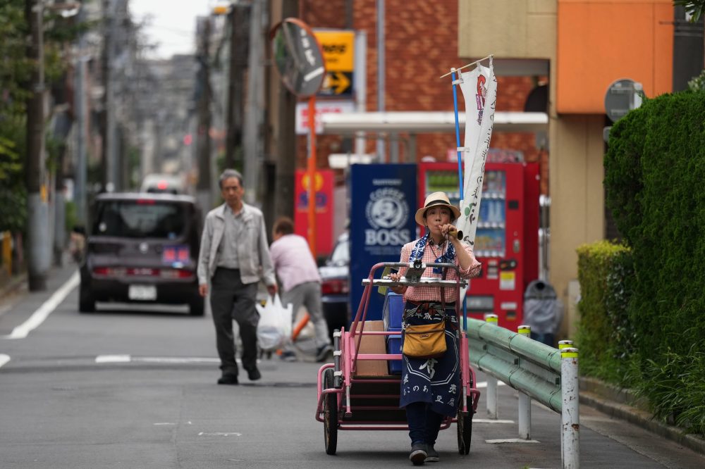 Tokyo Tofu Vendor Brings Community Connection to Elderly Neighbors