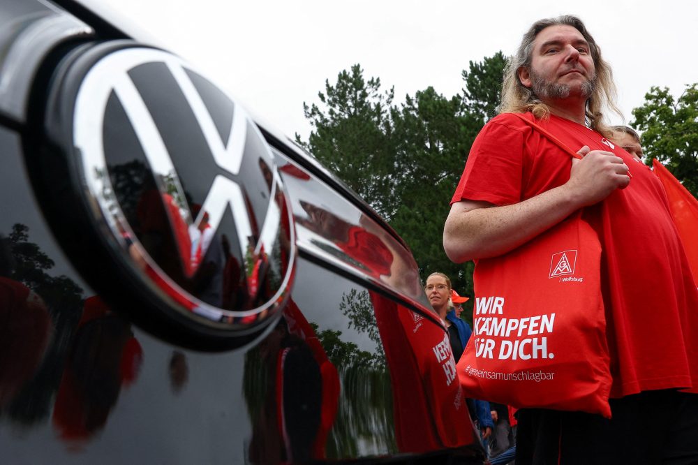 Volkswagen Reports Sales Slump, Plans to Cut Model Lineup in Half