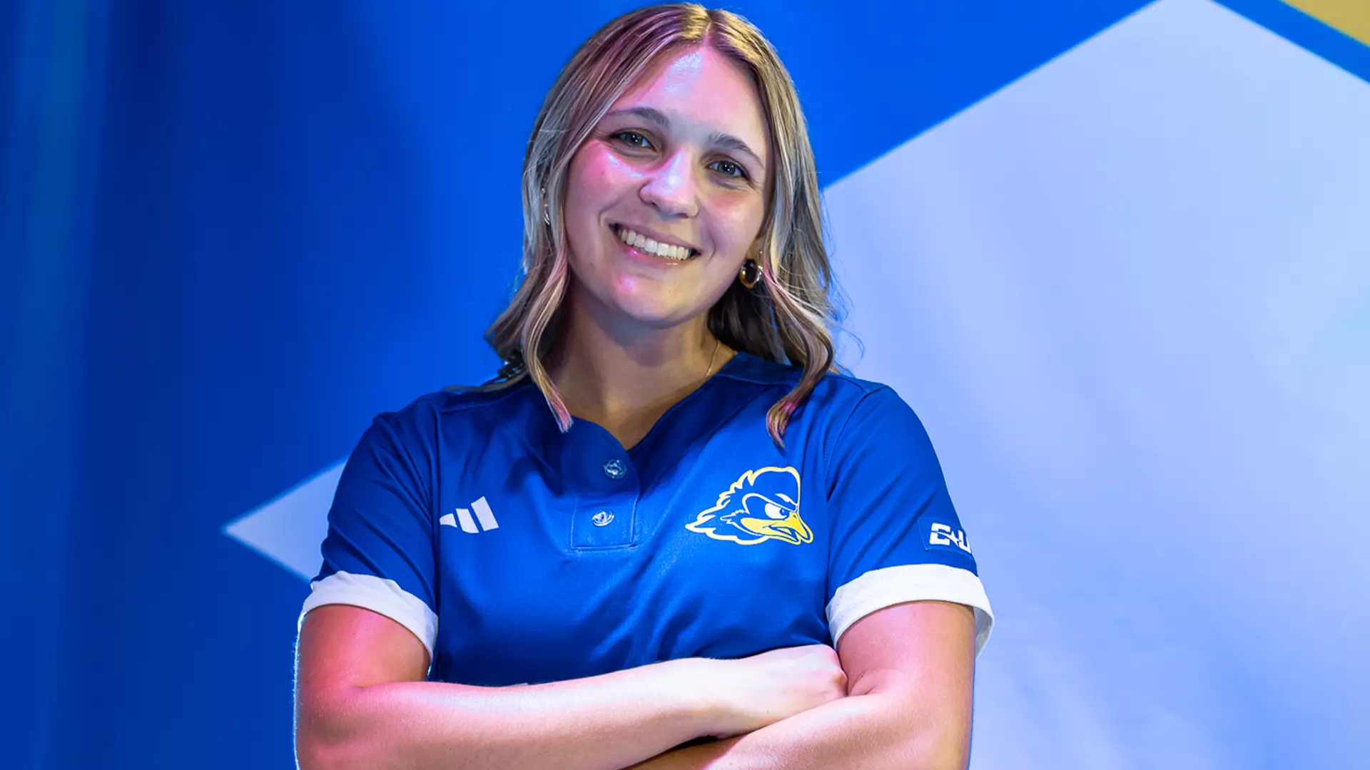 Blue Hens Softball Lands Transfer Outfielder from Drexel
