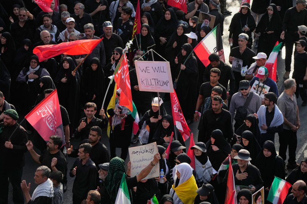 Trump Claims Standing Orders to Strike Iran if Killed, But Vance Would Decide