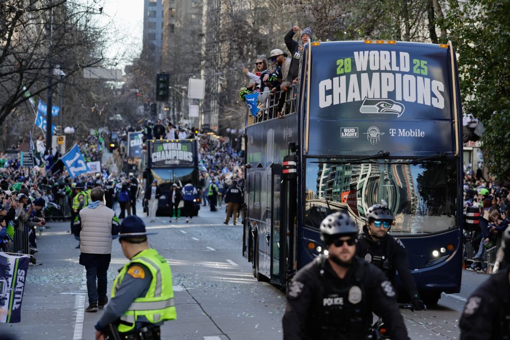 Khosla Family Agrees to Buy Seattle Seahawks for $9.612 Billion