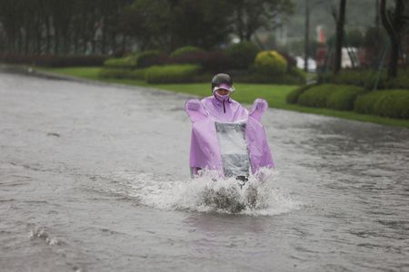 Typhoon Bavi Slams Eastern China; 134 Hurt in Taiwan