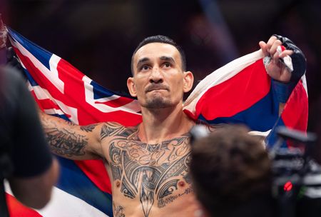 UFC 329: Holloway Stops McGregor in Round 1, Sets BetMGM Betting Record