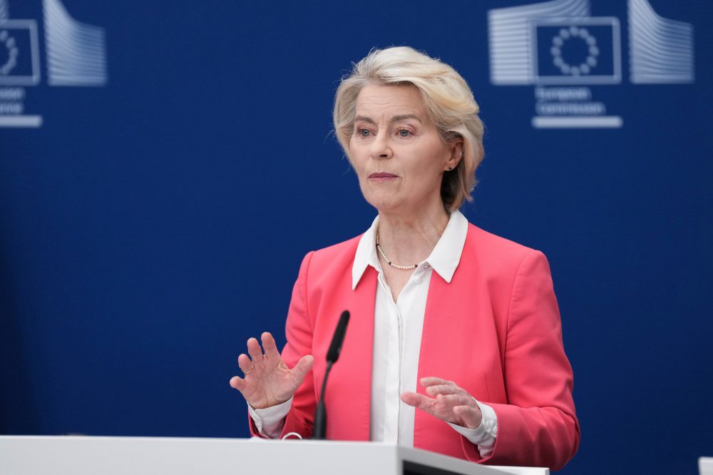 EU Chief Pushes Age Limits on Social Media for Children