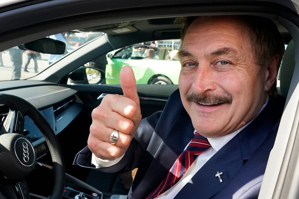 Trump Endorses MyPillow Founder Mike Lindell for Minnesota Governor
