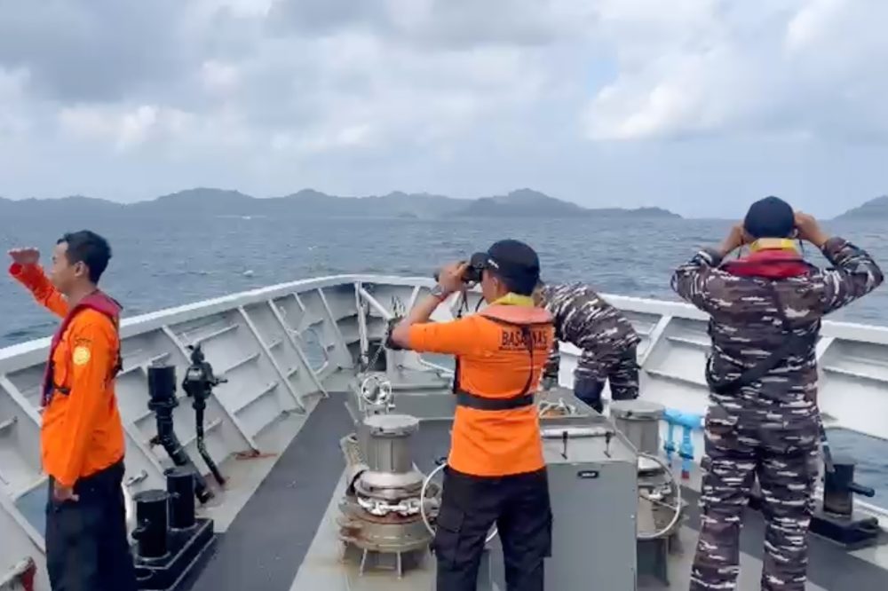 Boat Sinks off Indonesia Coast: 1 Dead, 23 Still Missing