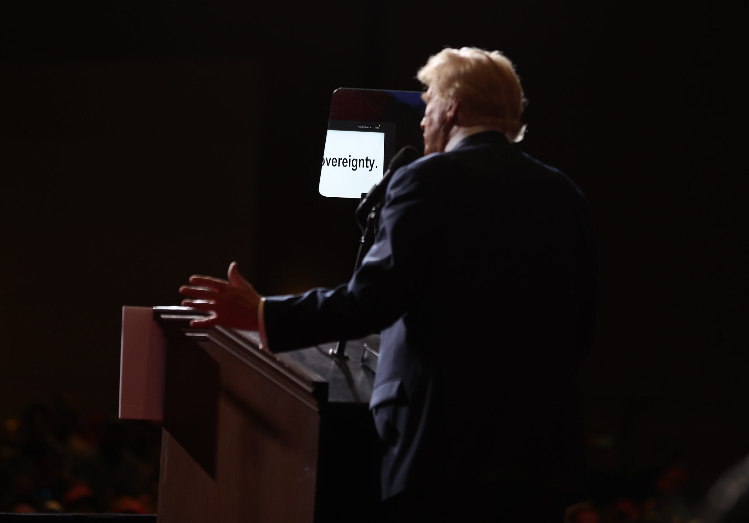 Feds Investigate Whether White House Teleprompter Operator Bet on Trump’s Speeches