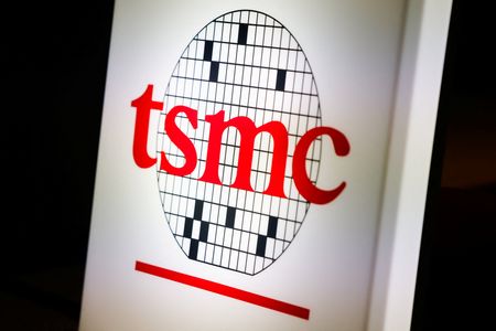 Global Chip Stocks Slide as Semiconductor Selloff Spreads to Europe
