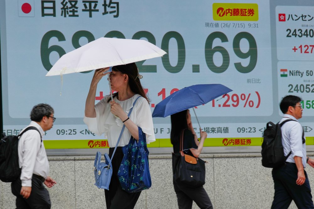 Tokyo Tumbles 5% as AI Stock Selloff Rattles Global Markets