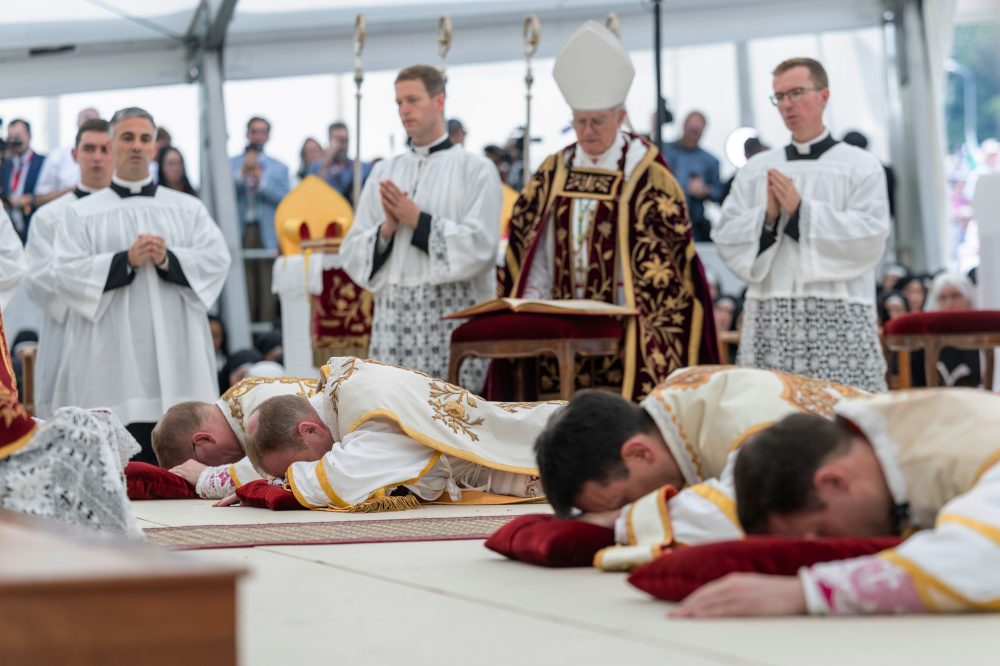 Vatican Excommunicates Breakaway Catholic Group, Leaving Faithful at a Crossroads