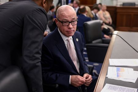 FAA Chief Calls for $10 Billion More to Overhaul Aging Air Traffic Control