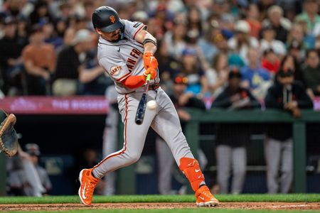 Giants Shut Out Mariners 7-0 Behind Grand Slam, Strong Pitching to Open Series