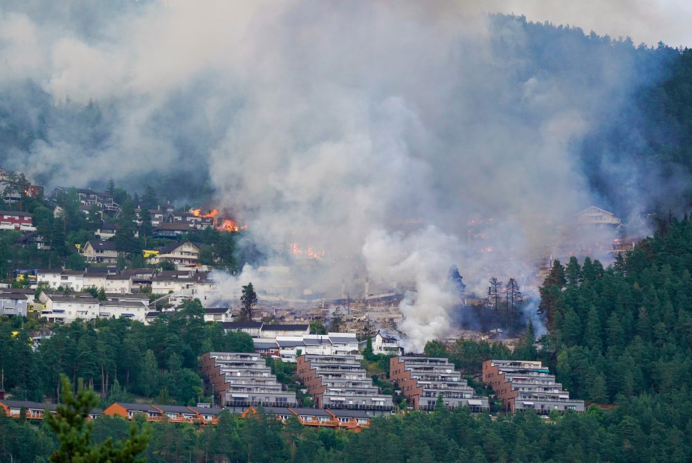 Massive Fire Destroys Over 100 Homes in Norwegian City, Forces Mass Evacuation