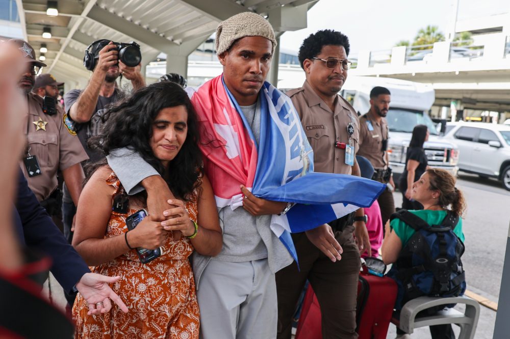 Cuban Dissident Artist Freed After 5 Years, Arrives in Miami in Exile