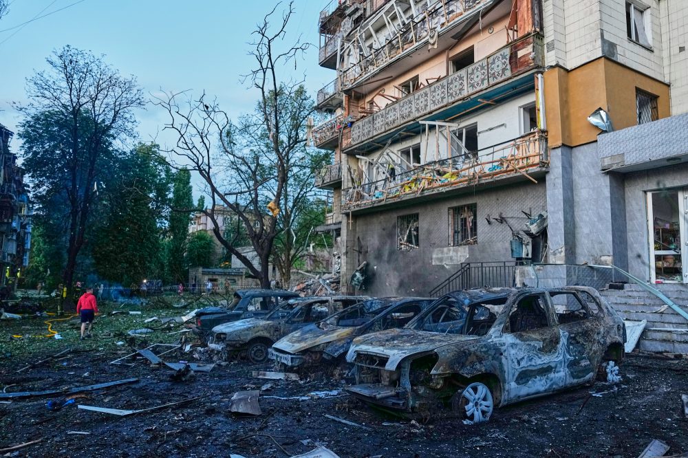 One Dead, Eight Hurt in Overnight Russian Missile Strike on Kyiv