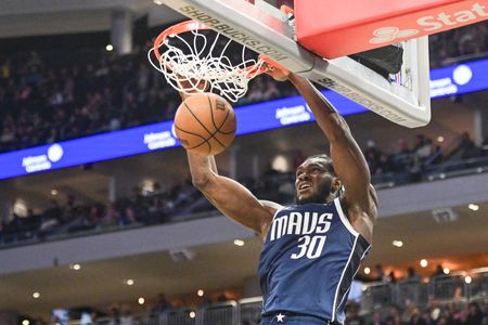 Mavericks Block Knicks’ Bid for Center Moussa Cisse, Match $4.7M Offer