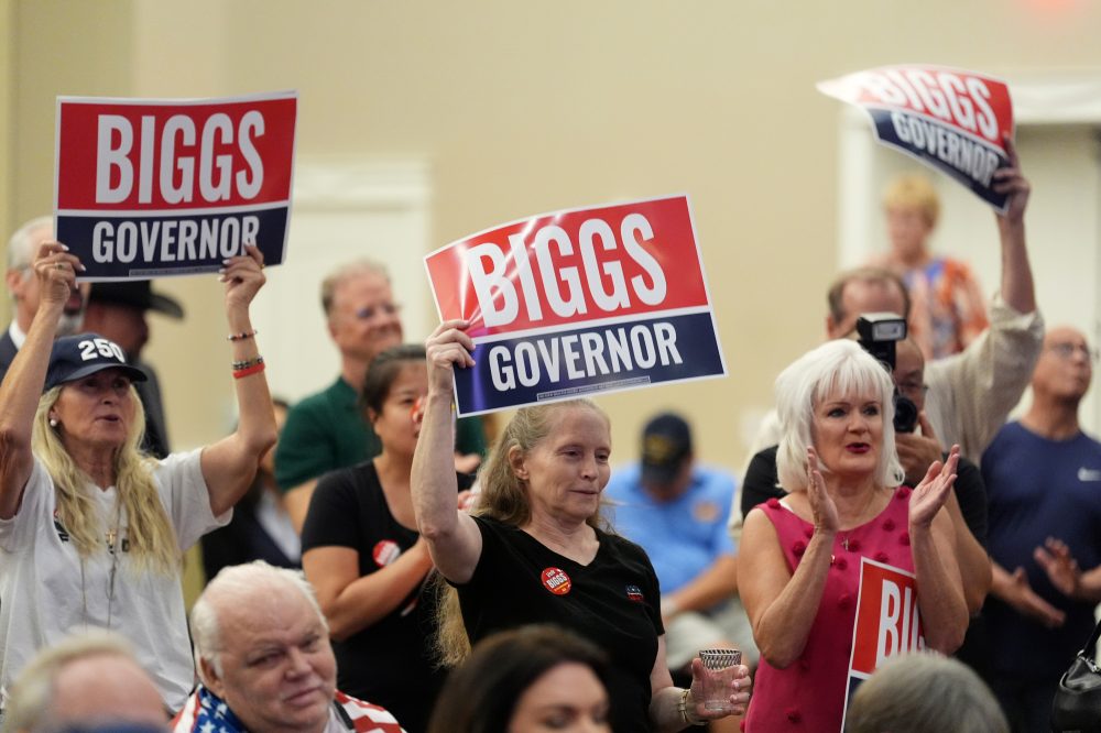 Arizona GOP Primary Pits Hard-Line Conservative Against Pragmatic Moderate for Governor