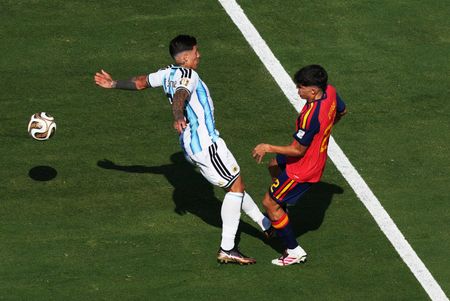 World Cup Final Heads to Extra Time as Argentina Plays Shorthanded Against Spain
