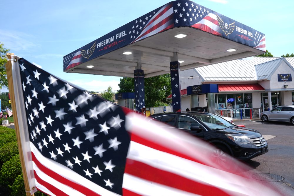 Who’s Behind Trump’s $3.47 Gas Chain? An NFL Coach, a Fundraiser & Fuel Theft Brothers