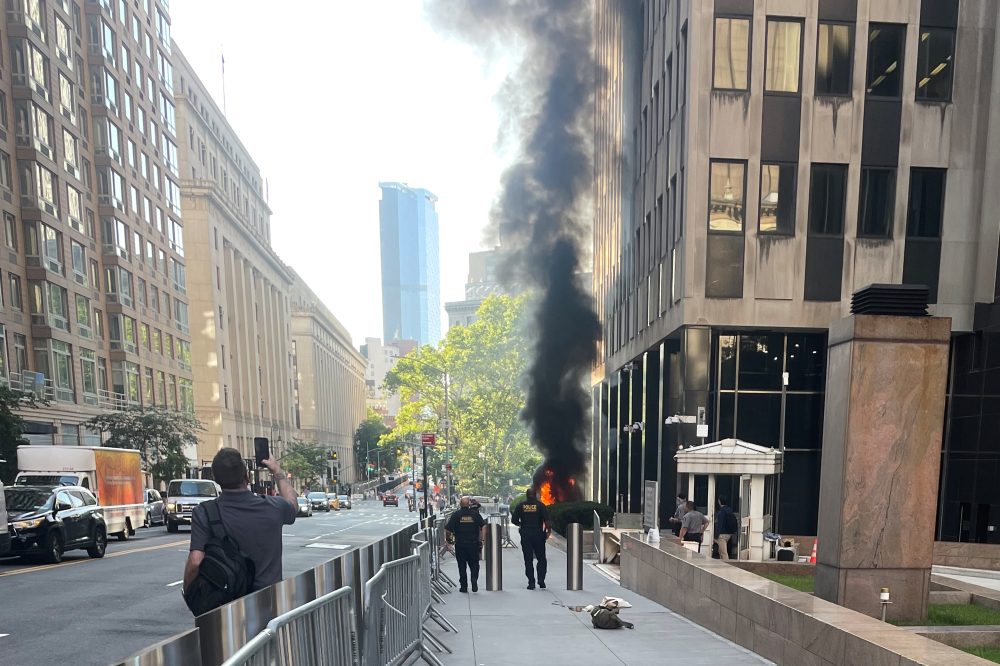 FBI: Incendiary Device Ignites Outside NYC Federal Building, One Person Detained