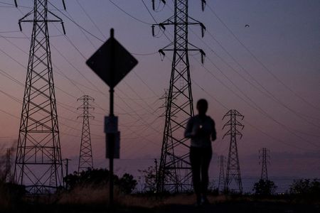 Central US Grid Operator Warns of Possible Rolling Blackouts Amid Record Heat