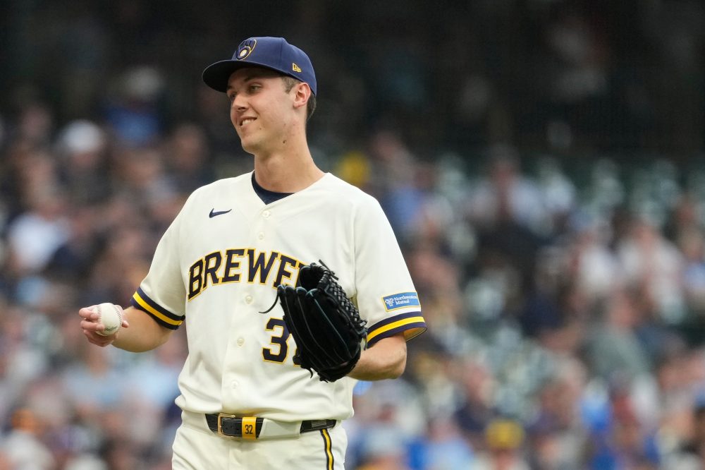 Brewers Ease Misiorowski Back After Layoff in Win Over Mets