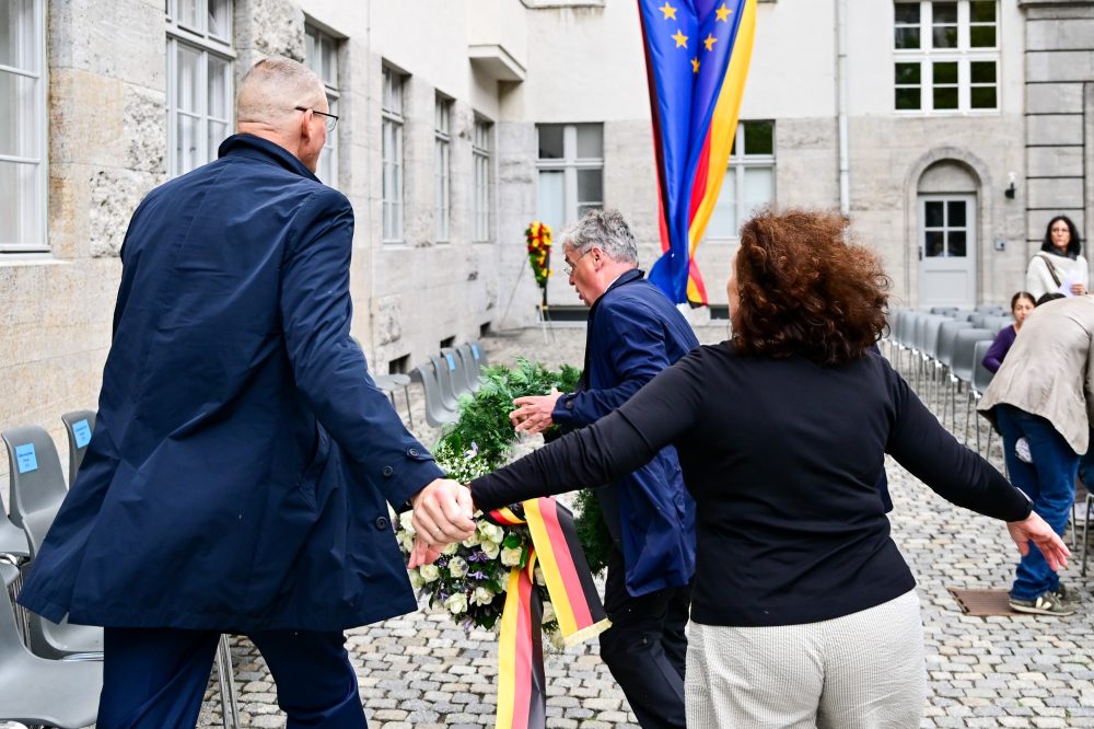 Descendant of Nazi Resistance Fighter Clashes With Far-Right Party at Berlin Memorial