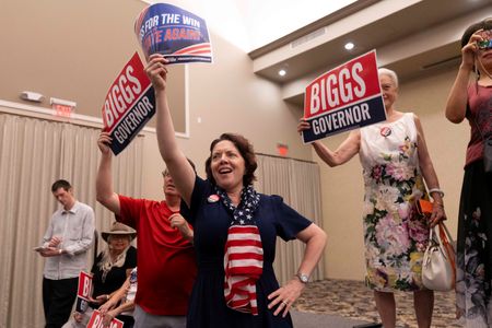 Arizona Primary Tuesday: Democrats Eye Far-Right GOP Nominees as Path to Victory