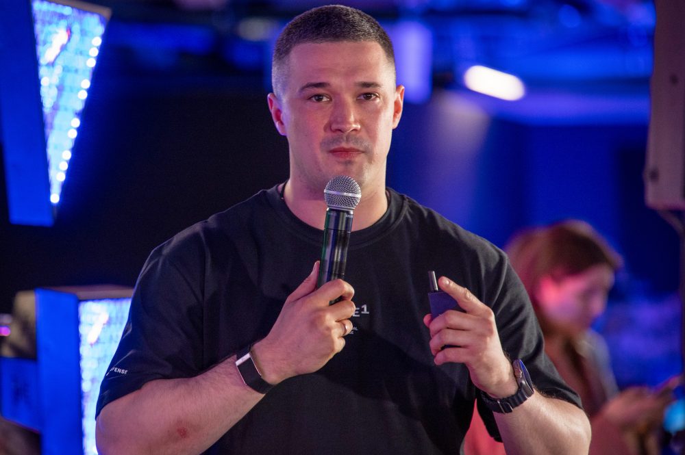 Tech Innovator vs. Old Guard General: The Clash Behind Ukraine’s Political Turmoil