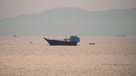 Hormuz Strait Ship Traffic Drops as U.S.-Iran Conflict Escalates