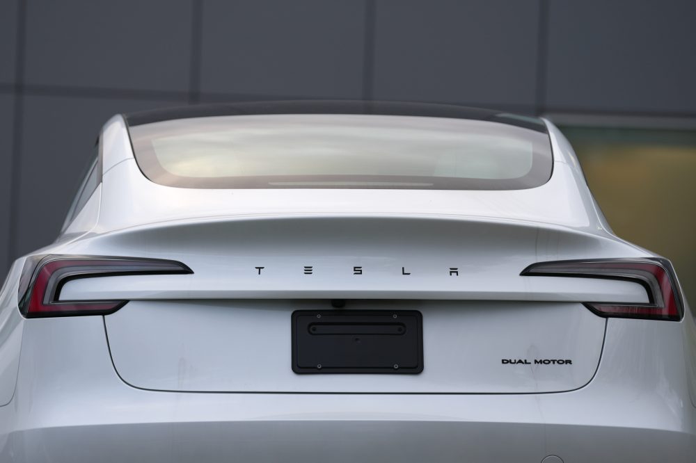 Tesla Profits Dip as Elon Musk’s Company Pours Cash Into Research