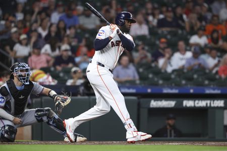 Alvarez Blasts 34th Homer as Astros Sweep Marlins with 5-2 Win