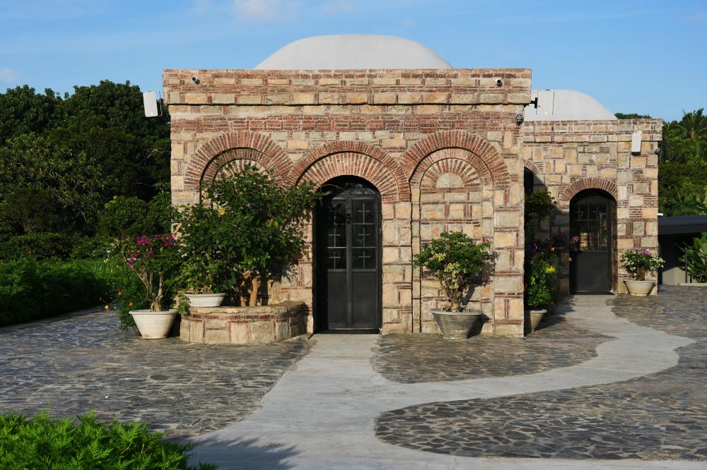 Philippine Catholics Flock to Replica of Virgin Mary’s House Near Manila