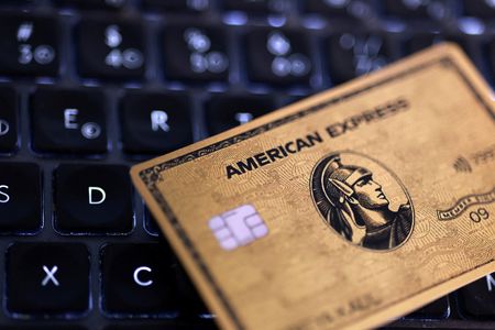 American Express Lifts Revenue Outlook as Wealthy Cardholders Keep Spending