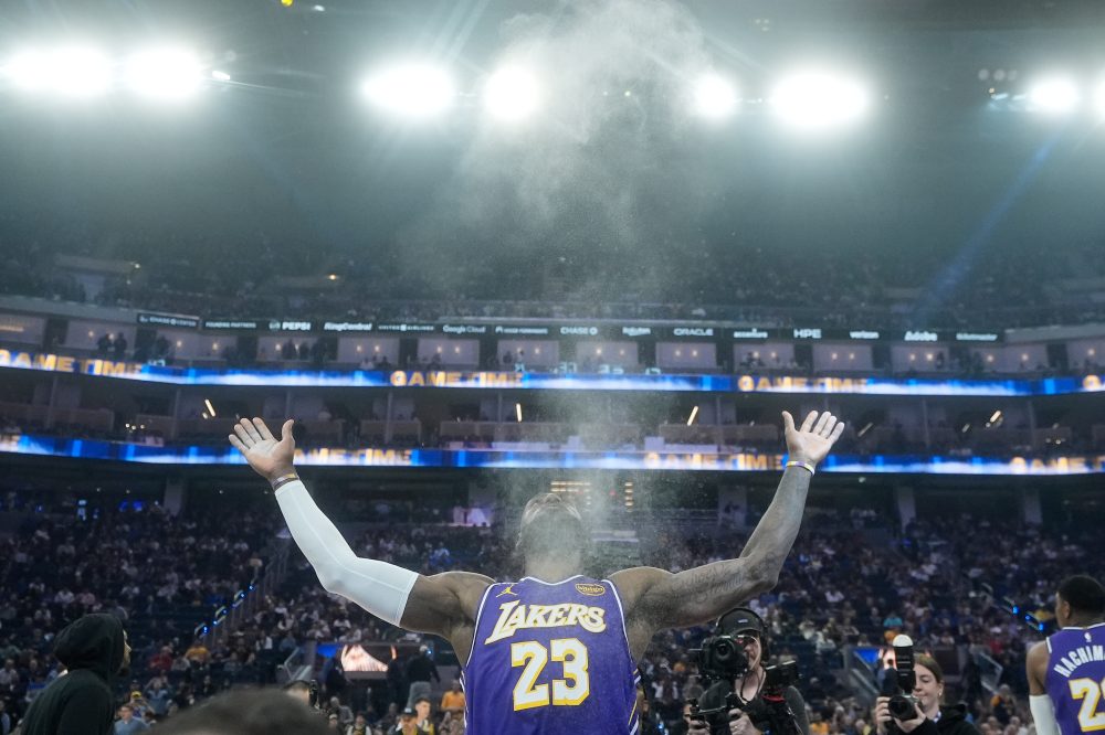 LeBron James Chooses Philadelphia 76ers for Final NBA Chapter
