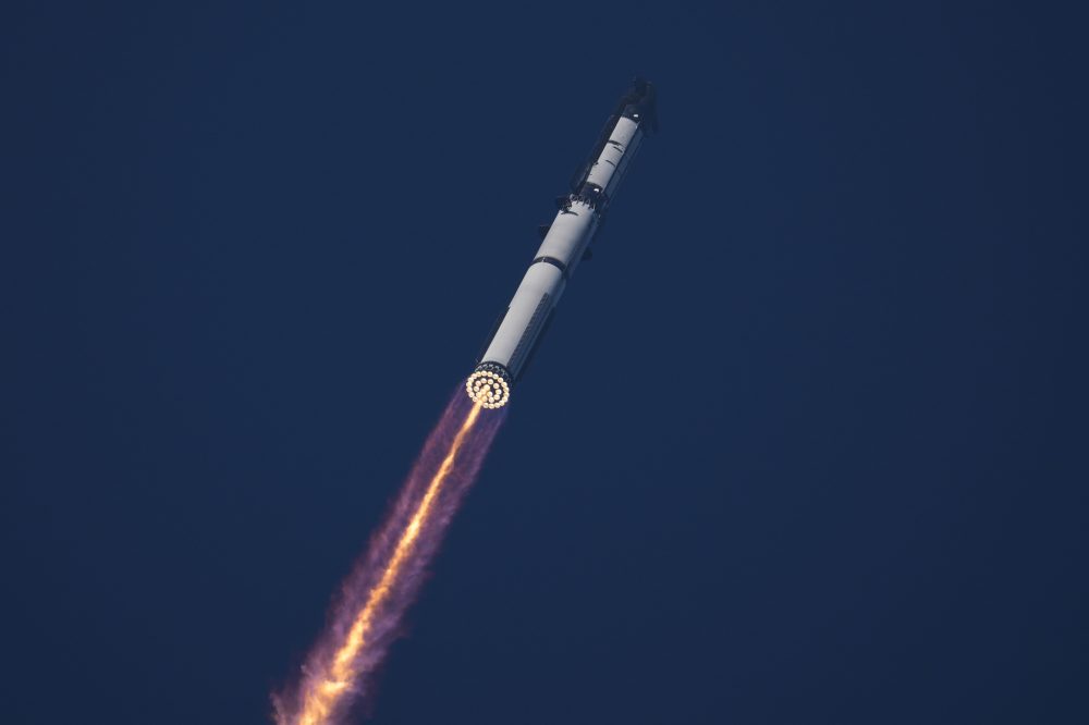 SpaceX Sends Starship on 13th Test Flight Carrying Advanced Satellites