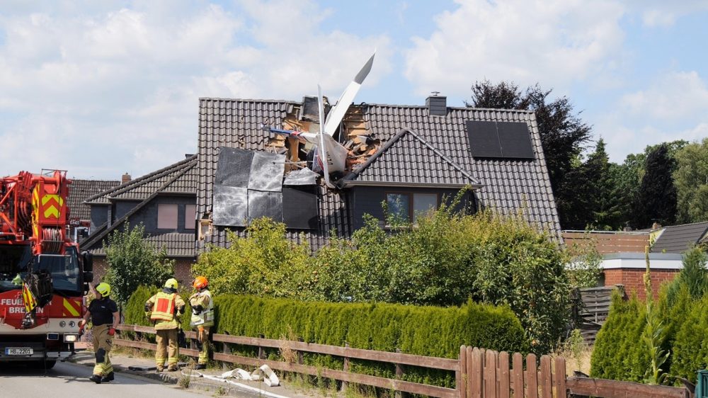 Small Plane Slams Into German Home, 1 Dead and 1 Missing