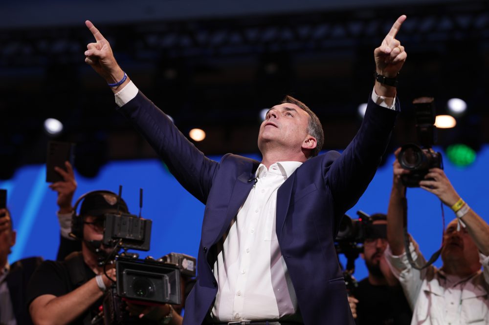 Brazil’s Flávio Bolsonaro Officially Nominated for President Despite Campaign Struggles