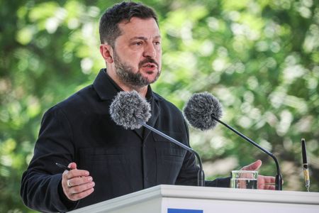 Zelenskiy: Russia Planning to Add 30,000 North Korean Troops to War