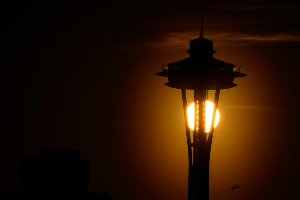 Two Men Parachute Off Seattle’s Space Needle, Police Still Searching