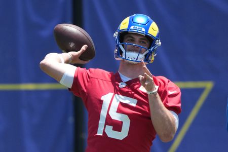 Rams QB Ty Simpson Signs as Final First-Round Pick to Ink Deal