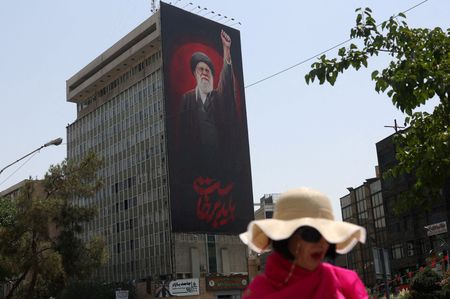 Iran Agrees to Hold Fire If US Keeps Bombing Pause, Source Says