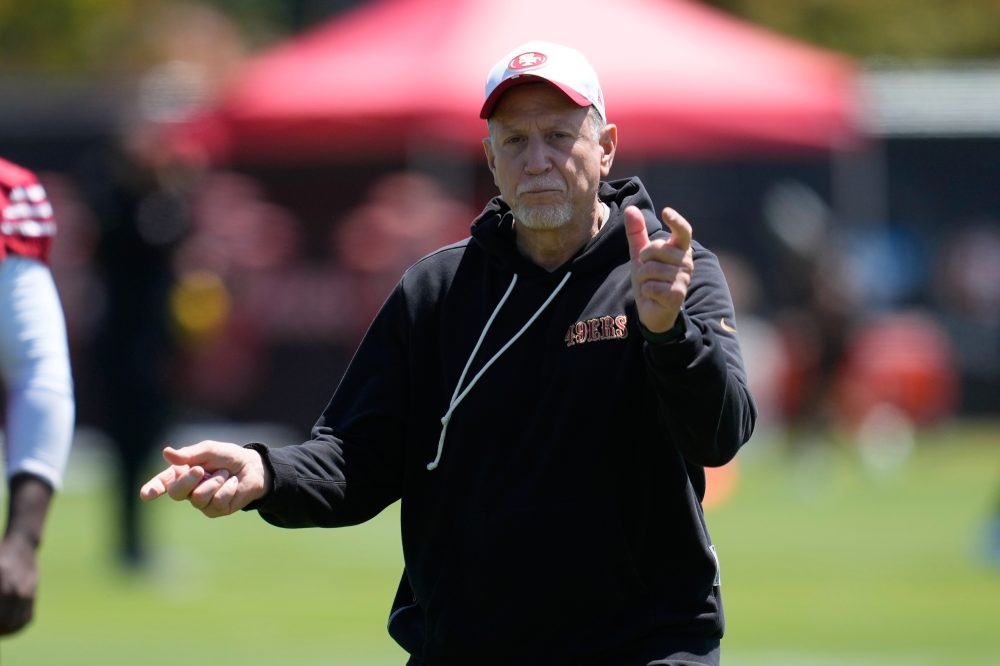 49ers Coach Kyle Shanahan Shows Up at Training Camp After Serious Car Crash