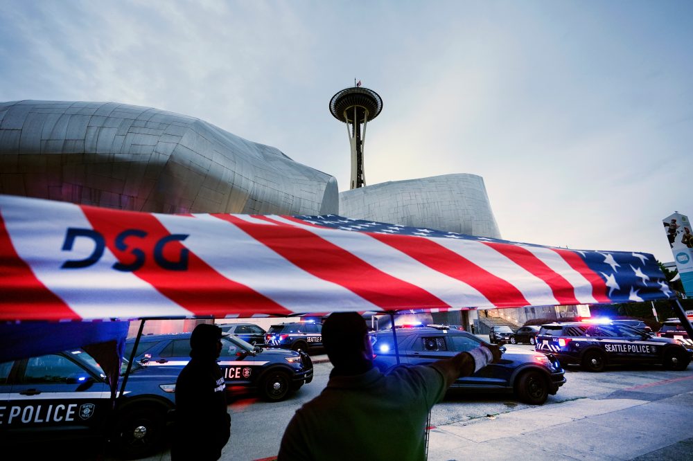 2 Dead, 5 Hurt in Shooting at Seattle Food Festival Near Space Needle