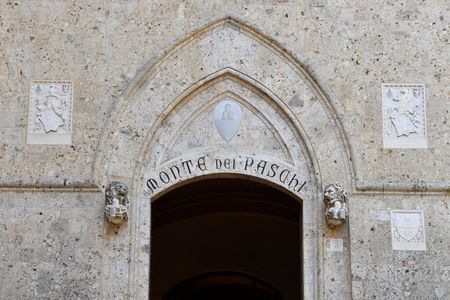 Two Italian Banks Explore Merger as Alternative to Rival Takeover Bid